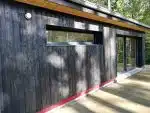 façade de maison en bardage bois brûlé yakisugi Shou Sugi Ban