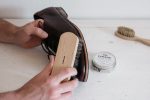 brosse à reluire pour dépoussiérer le bois ou les chaussures