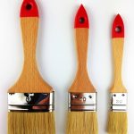 set de 3 pinceaux plats à manche en hêtre vernis