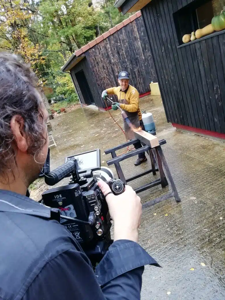 reportage brûlage du Yakisugi Sol-éco