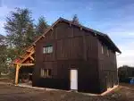 maison en bois brûlé brossé huilé