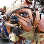 Le bull machin de Royal de Luxe protégé par l'huile Sol-éco