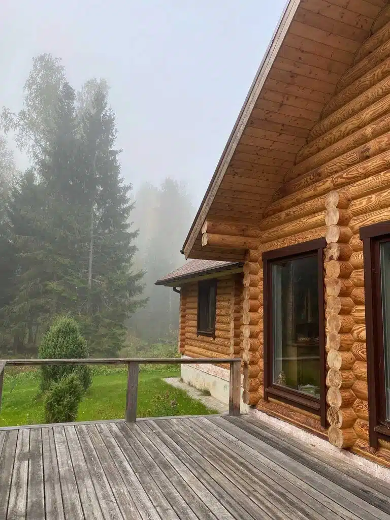 chalet avec terrasse bois