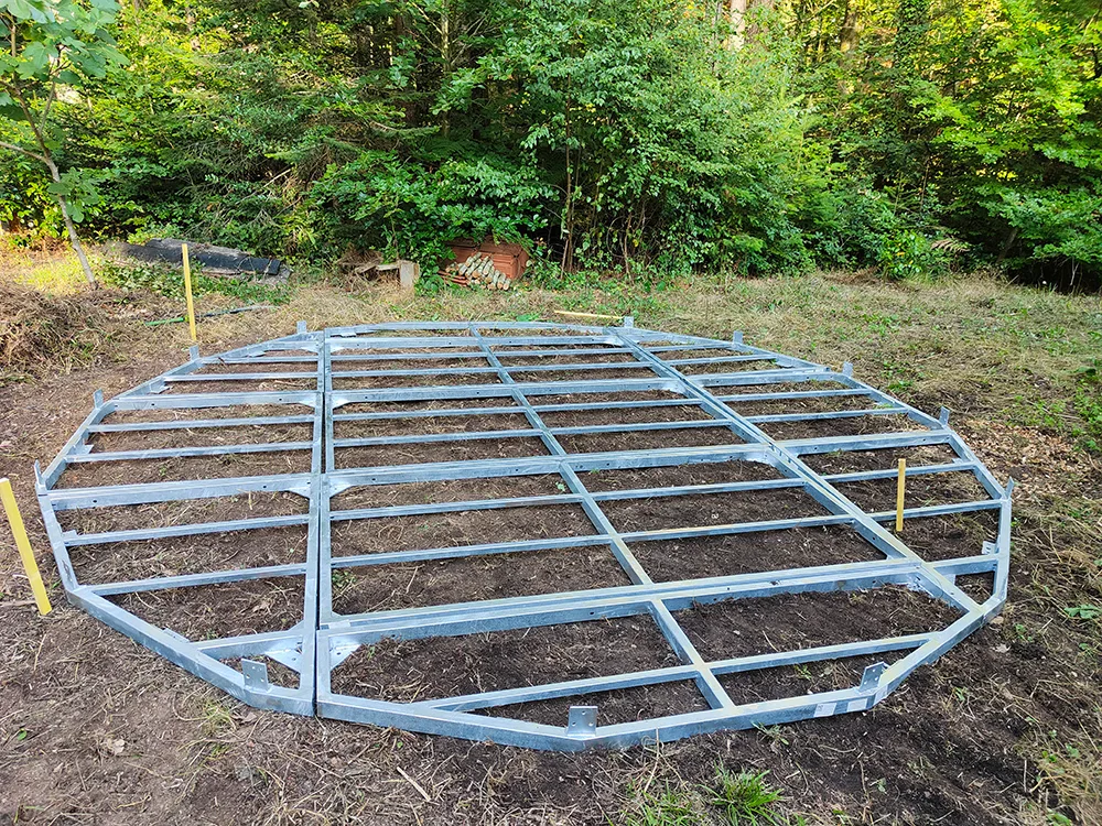 montage de la structure porteuse du dome geodesique