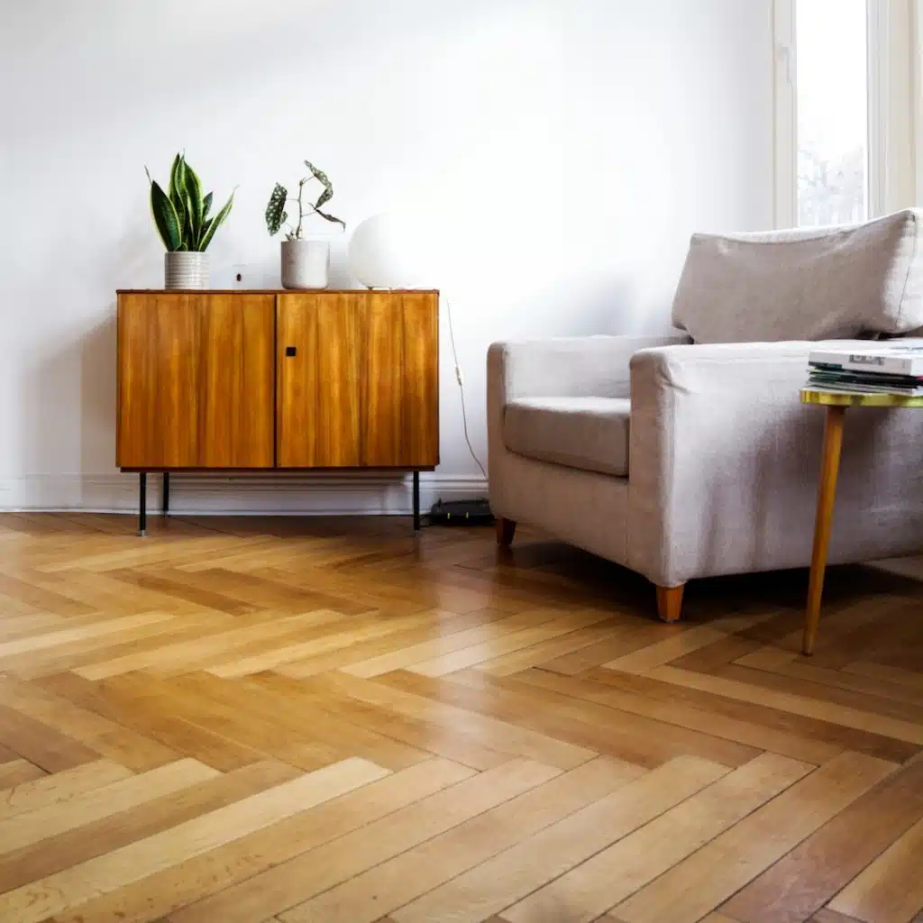 intérieur de maison avec parquet